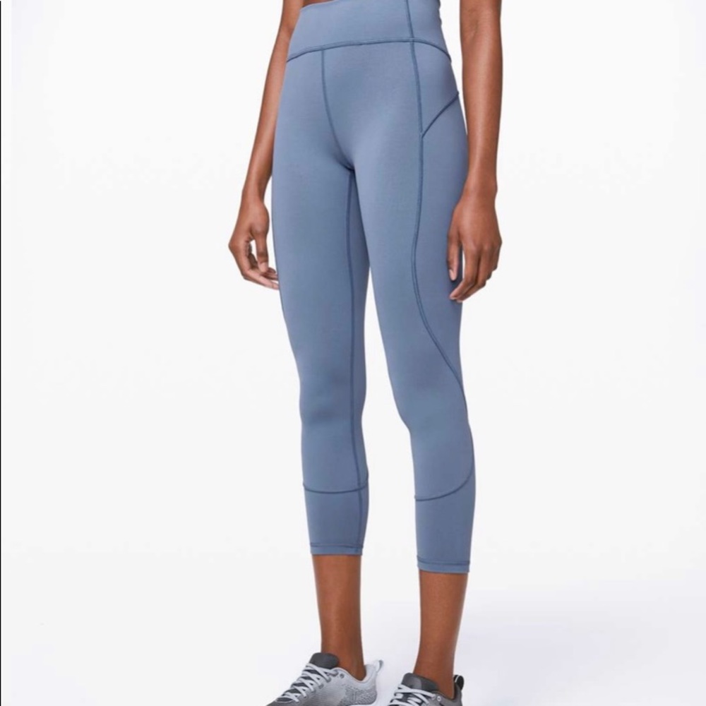 Lululemon in movement tight 25” oasis blue size 8